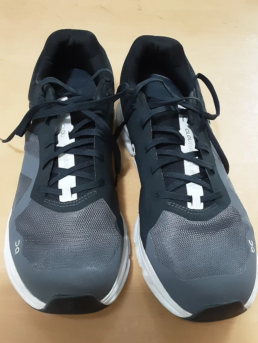 ON Cloudrunner Running Shoes 10.5